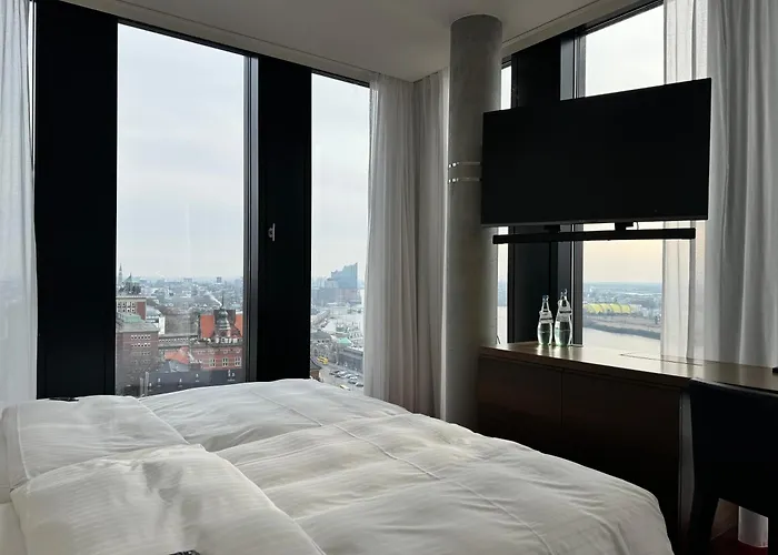Hotel Empire Riverside 4*